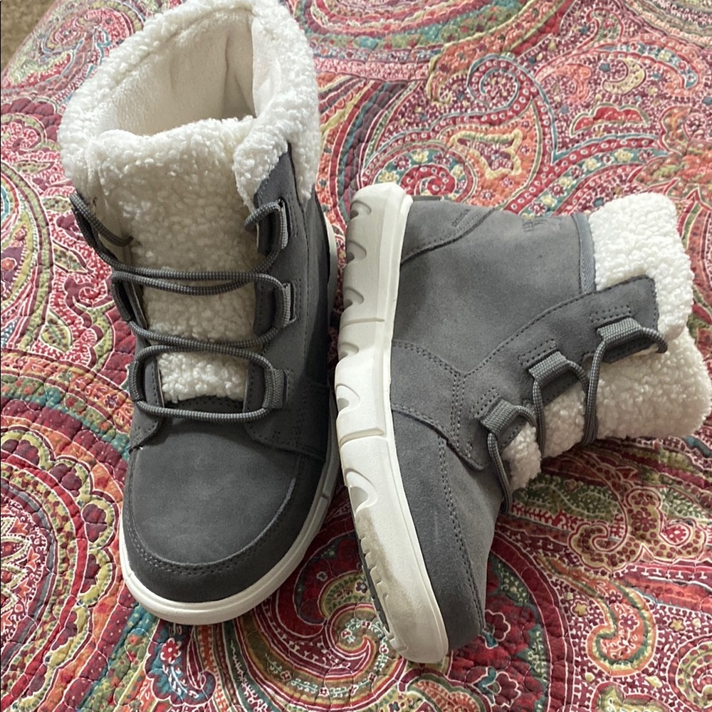 Cozy Gray Winter Boots